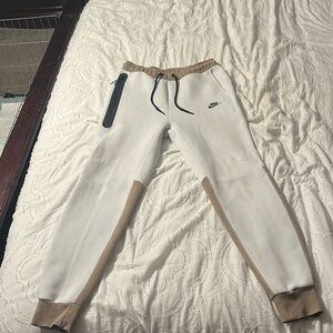 Men’s Nike Tech Fleece Pants size-medium tall